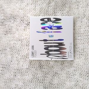 about-face BY HALSEY Light Lock Powder in Stars on Fire, 8g/0.28oz